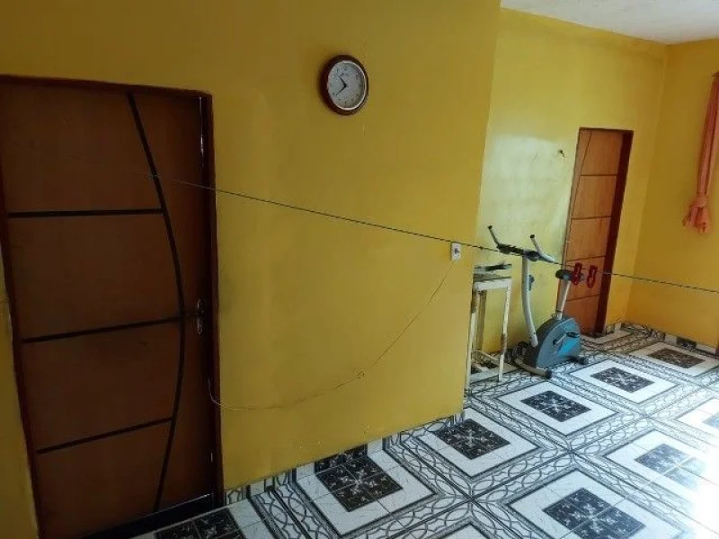 Casa com 4 Dormitórios à Venda, 150 m2 por RS 200.000,00 - Flores - Manaus-am