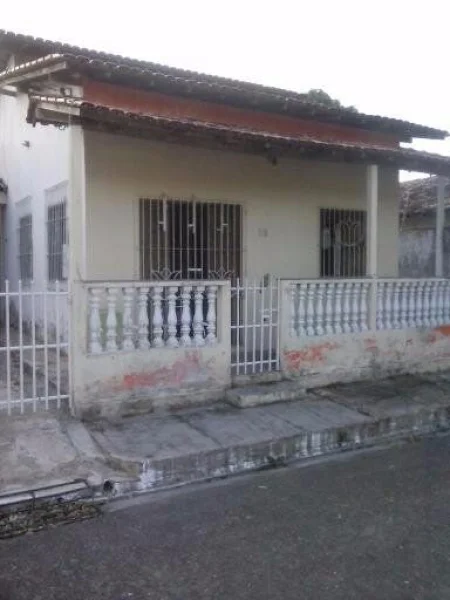 Casa no Centro de Salinas