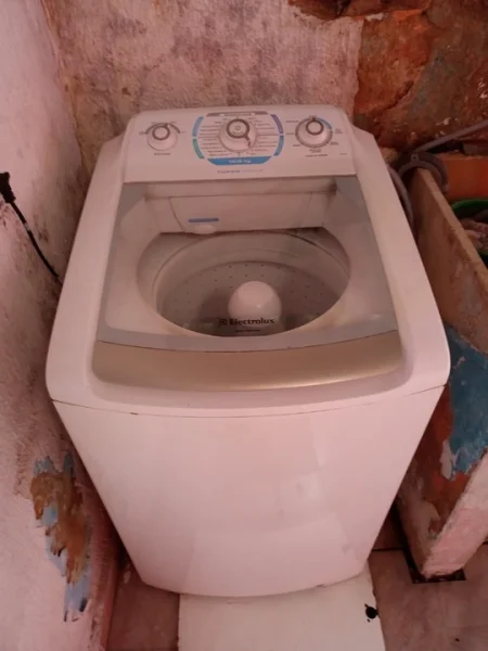 Máquina de Lavar Eletrolux 10kg 350$