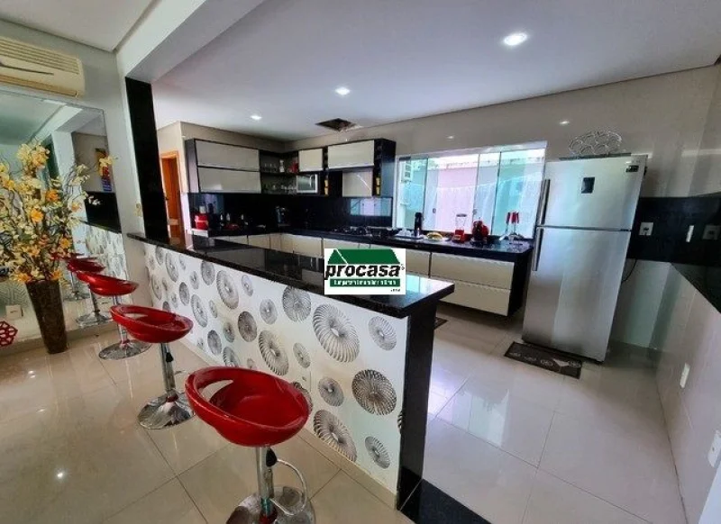 Casa com 3 Dormitórios à Venda, 350 m2 por RS 1.800.000 - Ponta Negra - Manaus-am
