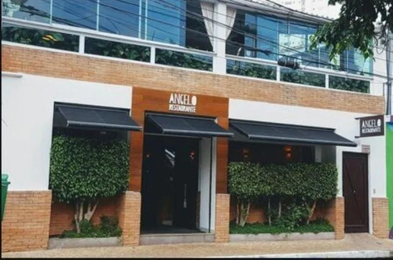 Imóvel Amplo para Fins Comerciais. Imóvel Super Bem Iluminad