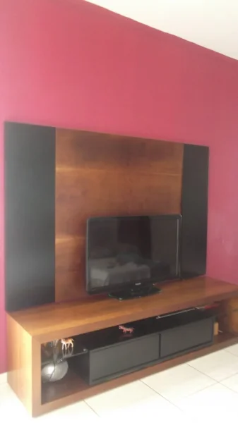 Rack + Painel Imbuia Mel/laka Preta Ac. Cartão
