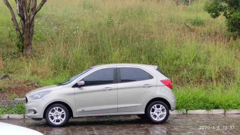 Ford Ka 1.5 Sel 2016 com Piloto Automático e Sensor de Ré