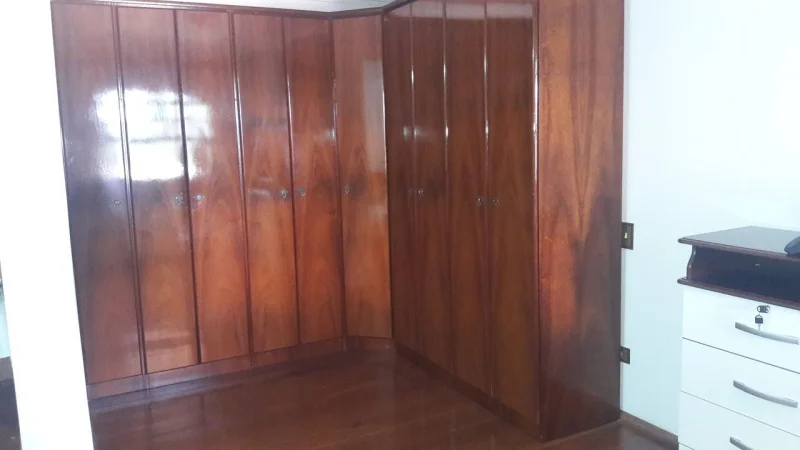 Guarda de Madeira Maciça 10 Portas