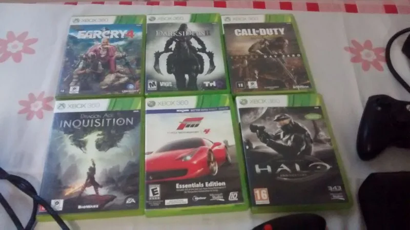 Vendo XBOX 360 com 8 Jogos(descrição),cabo Hdmi e 2 Controles