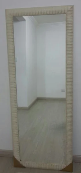 Espelho Retangular com Moldura de Madeira