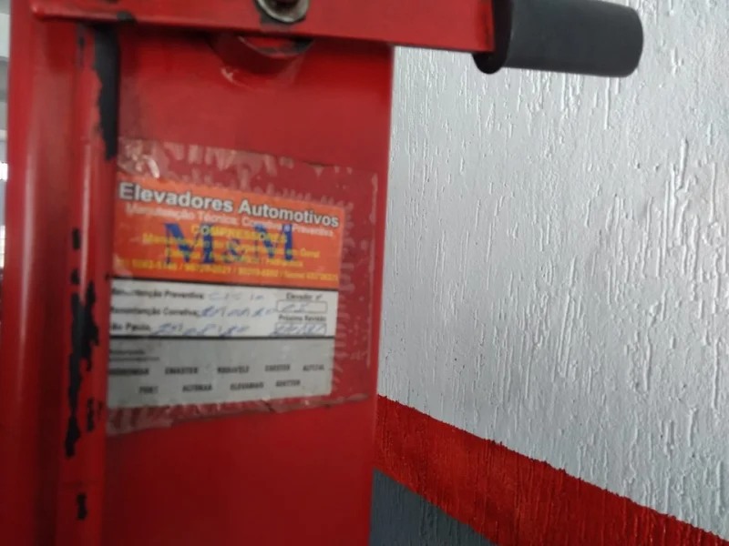 Elevador Automotivo 2,5t Usado