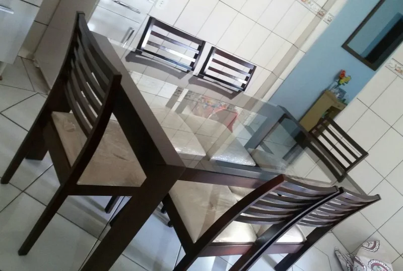 Mesa com 6 Cadeiras