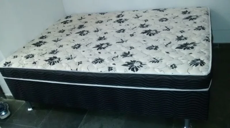 Cama Box de Casal Ortobom Muito Nova