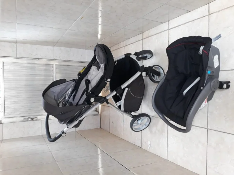 Vendo Carrinho de Bebê da Dzieco