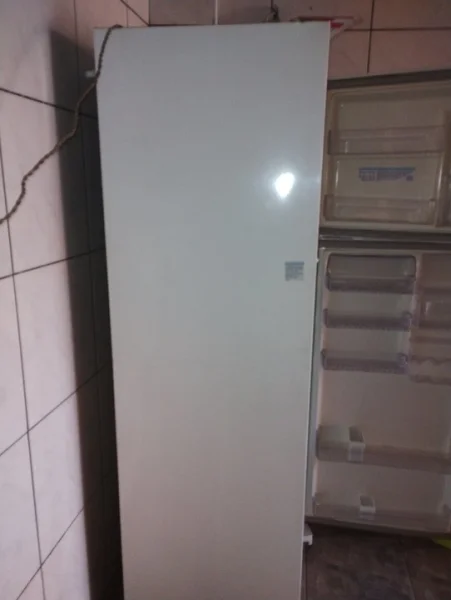 Vendo uma Geladeira Eletrolux Df50 430 Litros