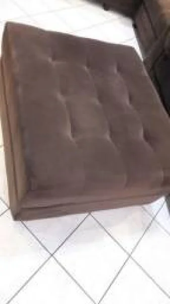 Chaise e Puff de Veludo Marrom (usado)