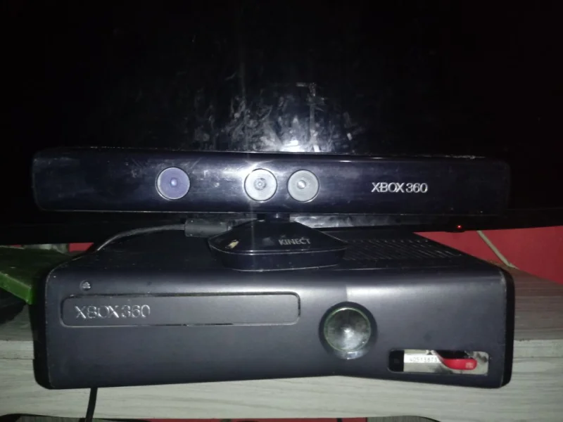 XBOX 360 com Kinect e Vários Jogos