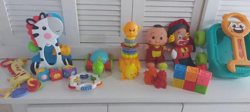 Vendo Lote de Brinquedo Usado para Bebê