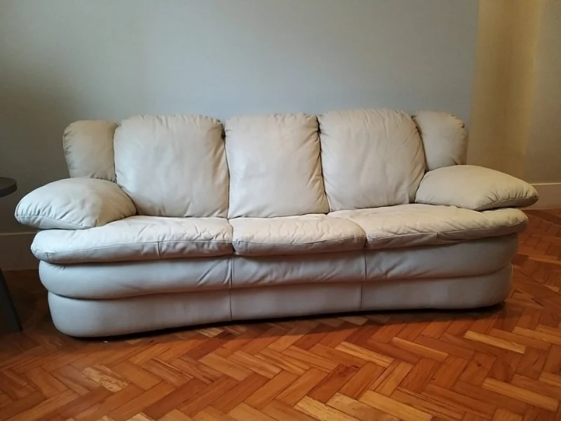 Sofá Couro Legítimo