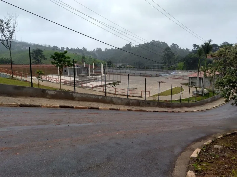 Lote com 200m2 Facilitado
