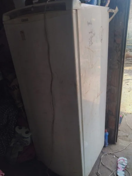 Vende SE uma Geladeira Consul
