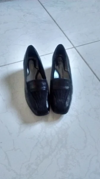 Sapato e Sandália à Venda