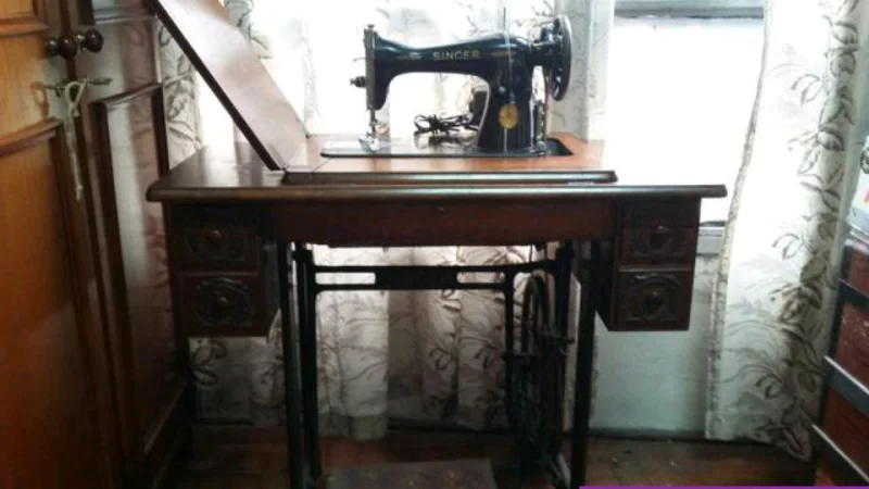 Máquina de Costura Singer
