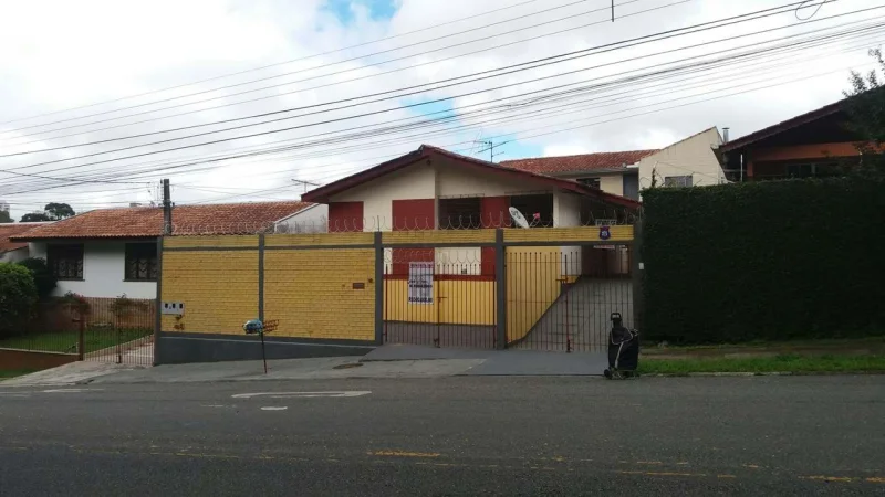 Casas 3 Terreno em Alvenaria Curitiba