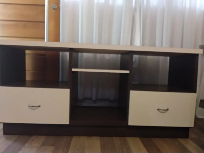 Rack em Madeira e Formica