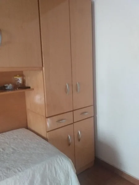Vende Guarda Roupa de Solteiro