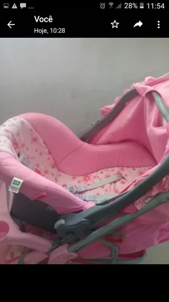 Vendo Carrinho de Bebê com Bebê Conforto Tutti Baby