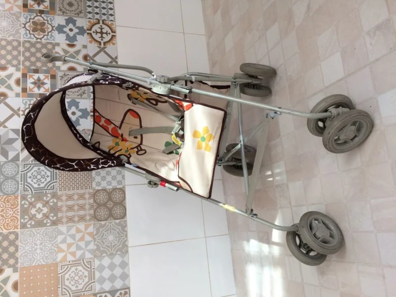 Carrinho de Bebe Galzerano Tipo Guarda Chuva (usado)