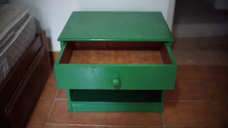 Criado Mudo de Madeira Verde