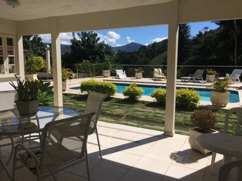 Casa 6 Quartos Nogueira