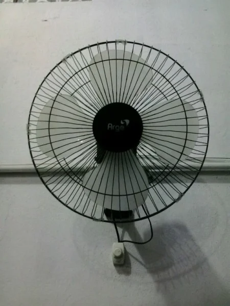 Ventilador de Parede Usado Arge Max Preto