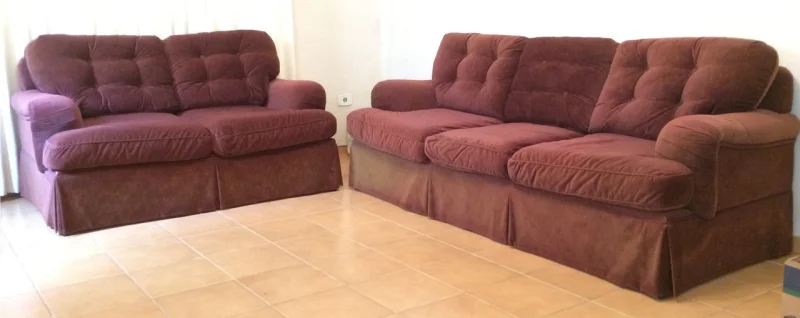 Conjunto de Sofás de 2 e 3 Lugares em Camurça Marrom. ótimo Estado!