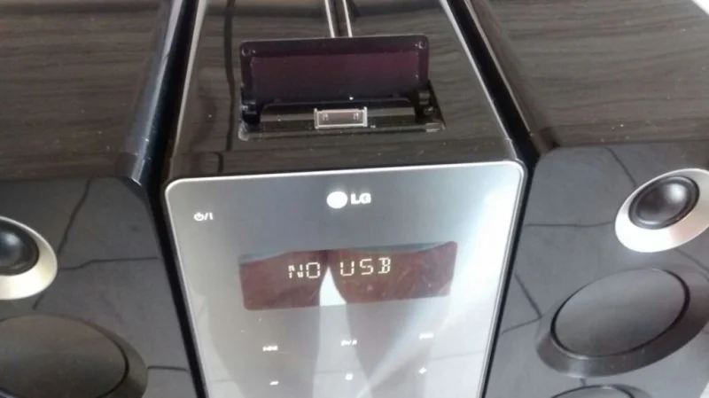 Micro System Lg Fa166 com Entrada Usb Ripping e Dock para Ipod 160 W