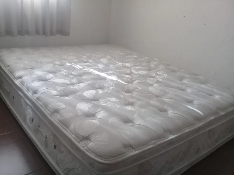 Vendo um Colchão Semi Novo