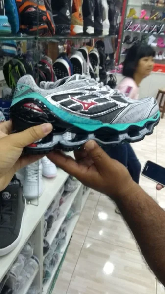 Tênis Mizuno Wave Prophecy 6