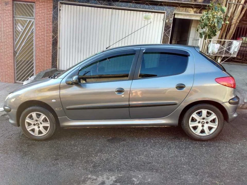 Peugeot 206 Hatch. Selection Pack 1.6 16v 2003