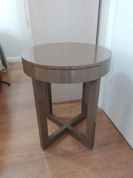 Mesa de Canto com Gaveta