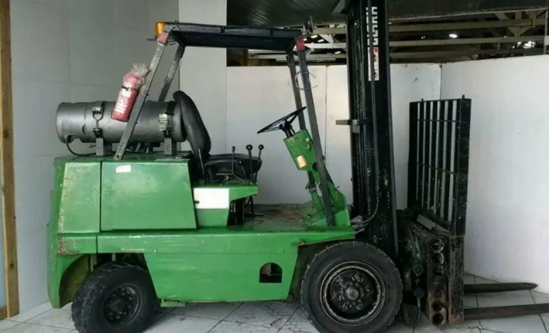 Empilhadeira Clark C300 Rodado Duplo