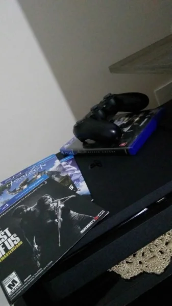 PS4 Slim, Urgente