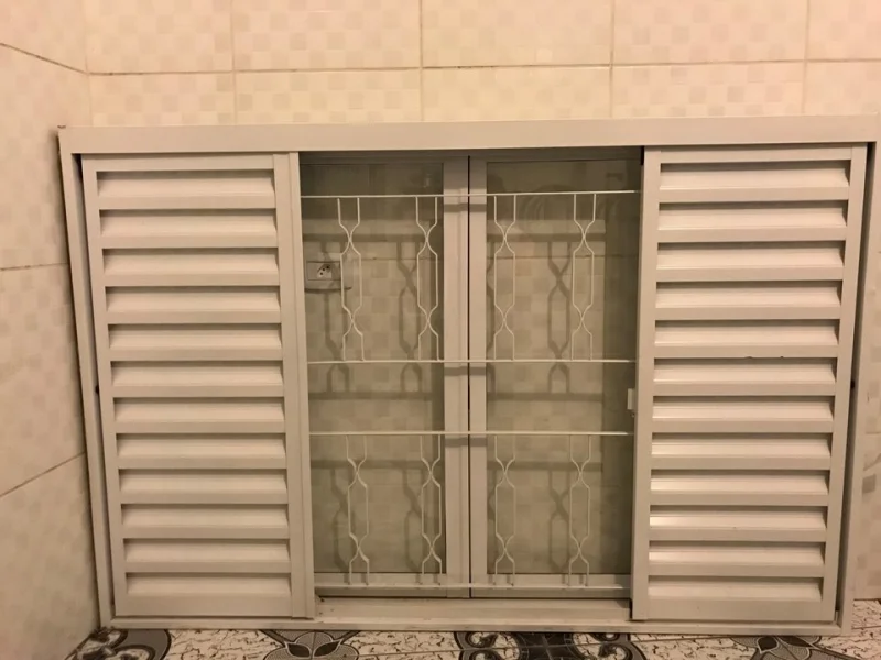 Vende-se Janela Veneziana de Correr 6 Folhas Aco Branco Lucasa