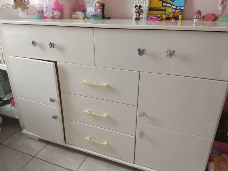 Comoda Usada Infantil Branca de 5 Gavetas