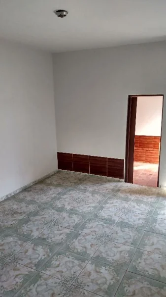 Aluga SE Pequena Casa em São Lourenco
