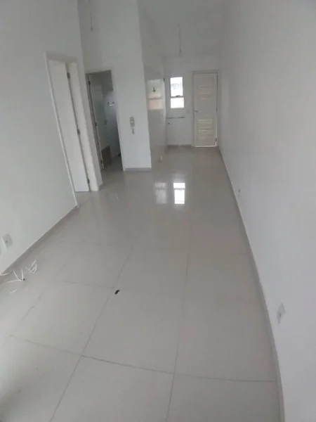 Casa com 2 Quartos Condomínio Fechado Piscina e Academia Locação Anual