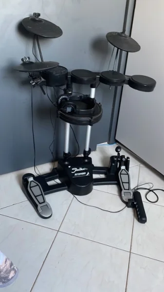 Vendo Bateria Eletrônica