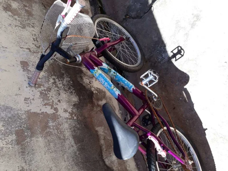 Bicicleta Feminina Bom Estado