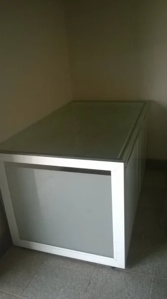 Mesa de Vidro Trabalhado de Alumínio