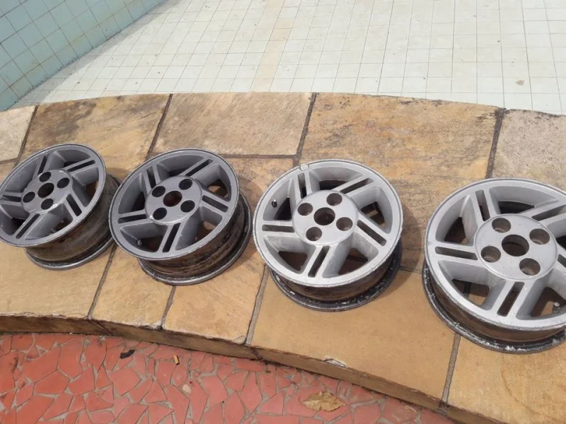 Rodas para Carro com 4 Furos