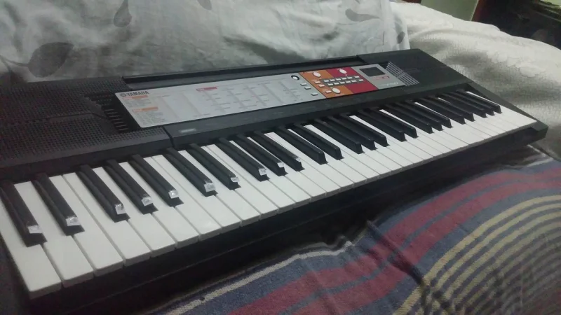 Teclado Yamaha / Troco por Violão