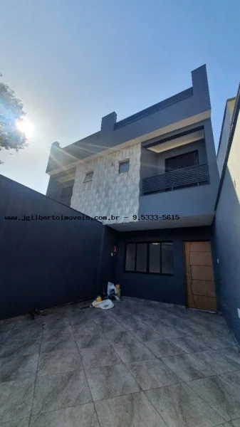 Casa para Venda em Santo André / SP no Bairro Parque Jaçatuba