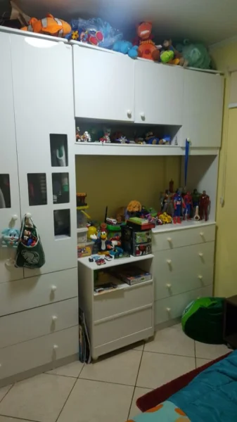 Armário e Comoda em ótimo Estado